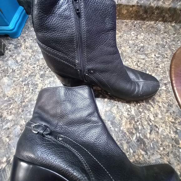 Naturalizer Leather Ankle Boots - Picture 1 of 12